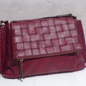 Unique Faux Burgundy Leather Basket Pattern Handbag with Gold Accents Zipper